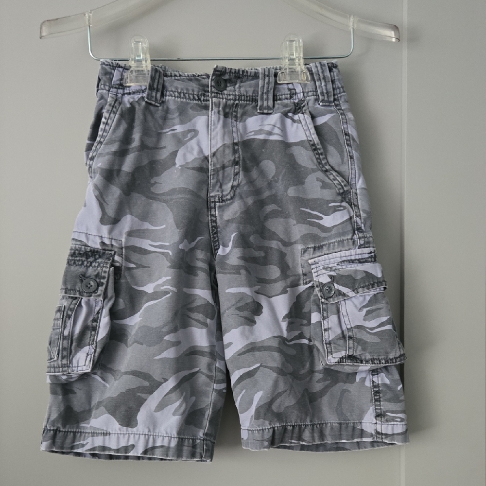 Arizona Jean Company Gray Cargo Shorts